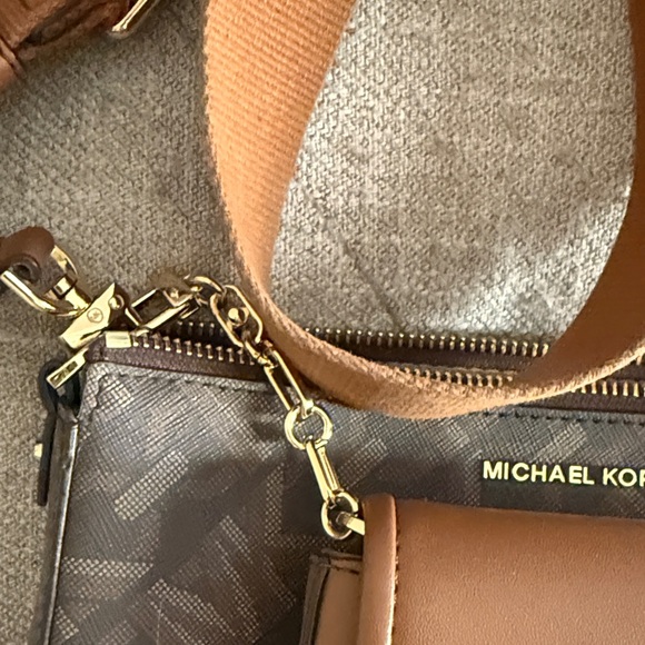 EUC Michael Kors Tan and Brown Crossbody Bag 2 in 1 bag.  Parker Large Empire - Picture 5 of 11